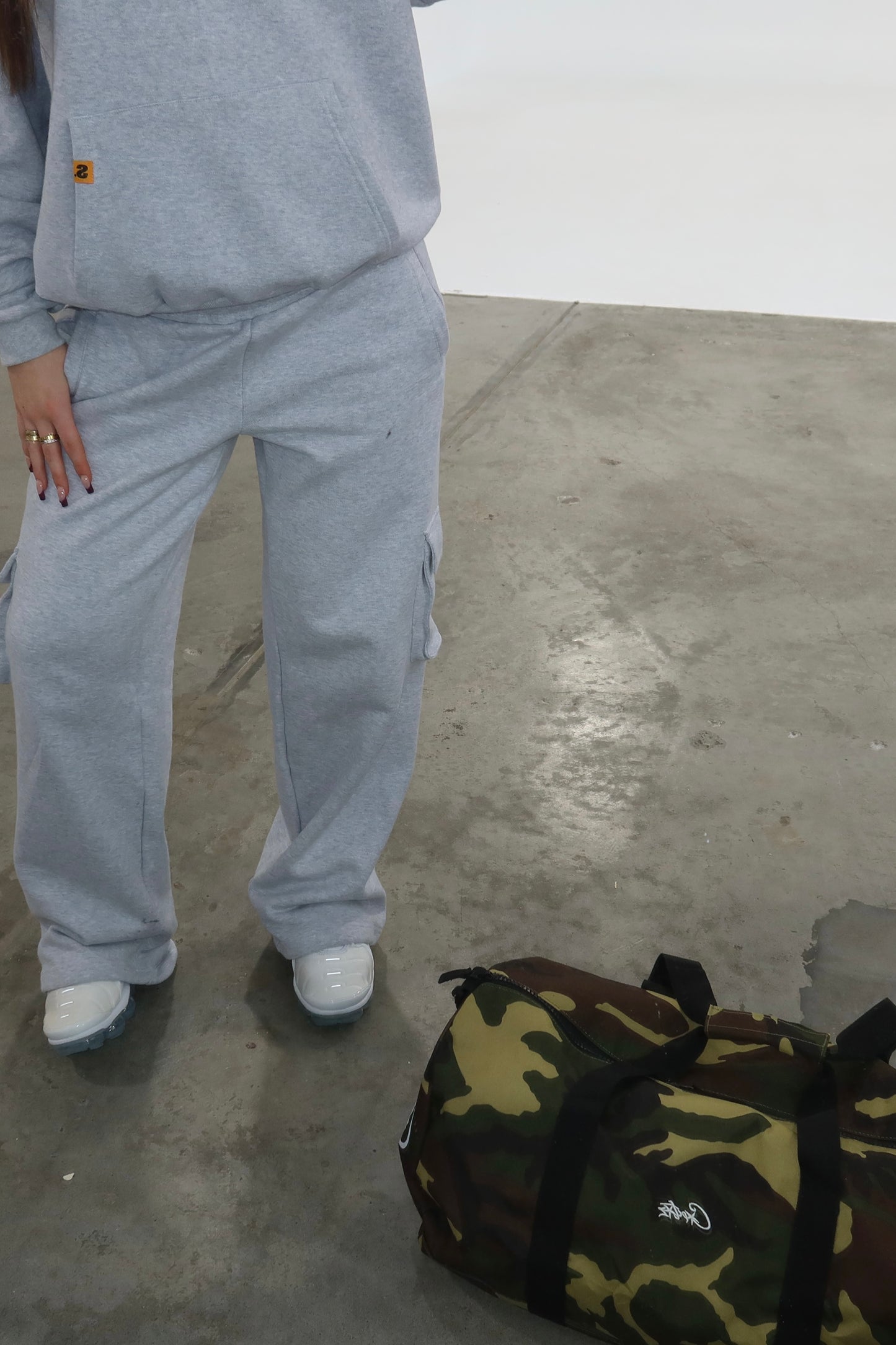 HEAVYWEIGHT CARGO TRACKPANTS {GREY MARL}