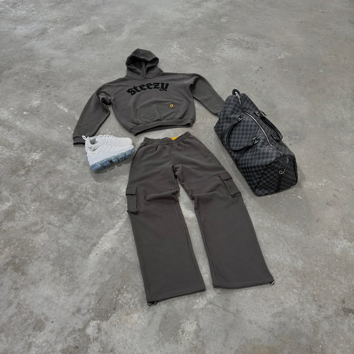 HEAVYWEIGHT CARGO TRACKPANTS {ASH GREY}